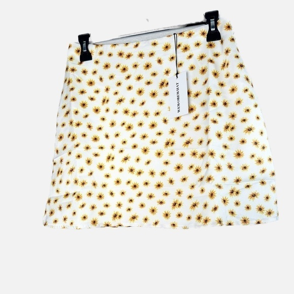 NWT Revolve WeWoreWhat Mini Slip Ditsy Daisy Skirt - Picture 5 of 8